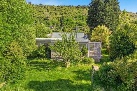 Photo of property in 18 Matai Street, Ravensbourne, Dunedin, 9022