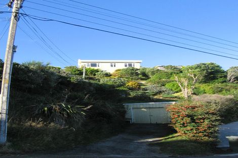 Photo of property in 198 Nevay Road, Karaka Bays, Wellington, 6022