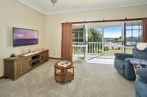 Photo of property in 16 Randell Place, Te Puke, 3119