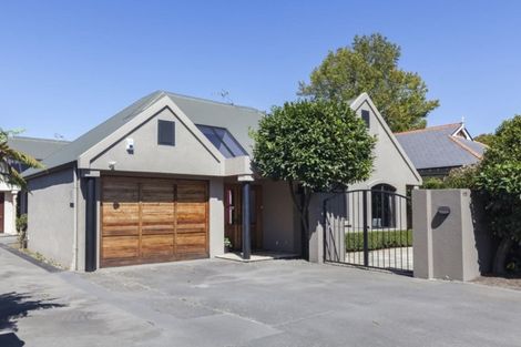 Photo of property in 135 Fendalton Road, Fendalton, Christchurch, 8052