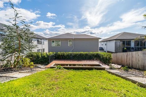 Photo of property in 5 Bridget Court, Red Beach, 0932