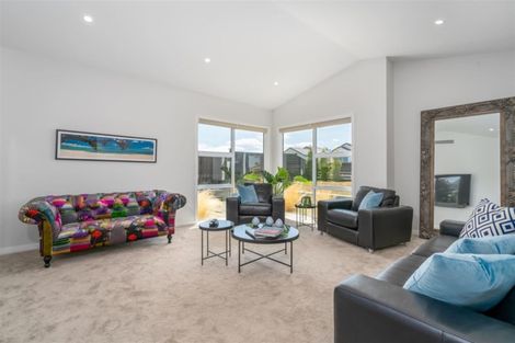 Photo of property in 12 Walter Ruddock Avenue, Kumeu, 0810