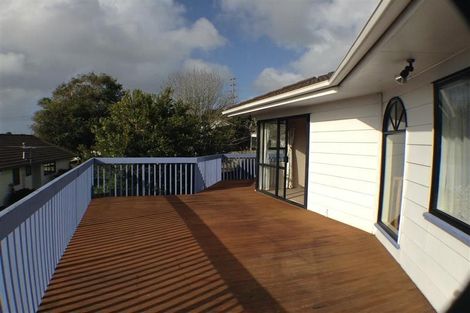 Photo of property in 11 Santiago Crescent, Unsworth Heights, Auckland, 0632