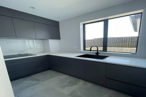 Photo of property in 4 Pineview Drive, Rosehill, Papakura, 2113