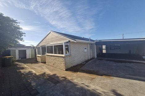 Photo of property in 2/2 Tiverton Crescent, Whalers Gate, New Plymouth, 4310