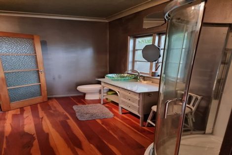 Photo of property in 10 Mona Avenue, Mangere Bridge, Auckland, 2022