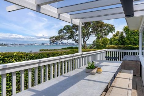 Photo of property in 2/81 Sylvan Avenue, Northcote, Auckland, 0627