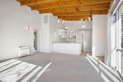 Photo of property in 27c Hamilton Road, Cambridge, 3434