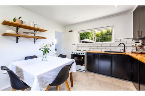 Photo of property in 1b Karaka Street, New Lynn, Auckland, 0600