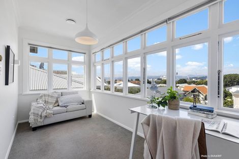 Photo of property in 85 Grant Road, Thorndon, Wellington, 6011