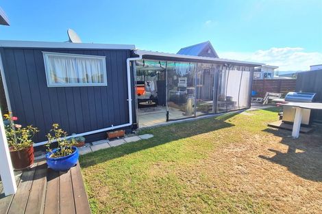 Photo of property in 105 Nikau Close, Matarangi, Whitianga, 3592