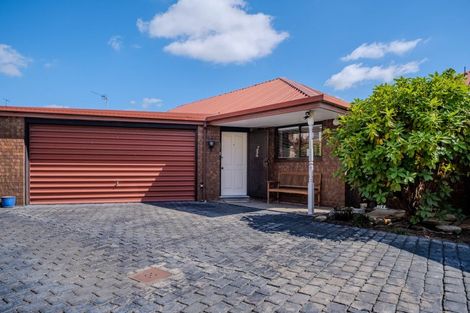 Photo of property in 35 Picton Avenue, Riccarton, Christchurch, 8011