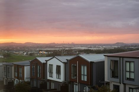 Photo of property in 36 Salvia Lane, Totara Park, Auckland, 2019