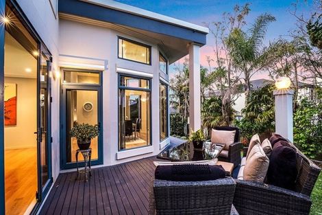 Photo of property in 6 Lupetti Rise, West Harbour, Auckland, 0618