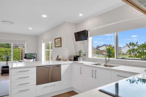 Photo of property in 21 Beachwater Drive, Papamoa Beach, Papamoa, 3118