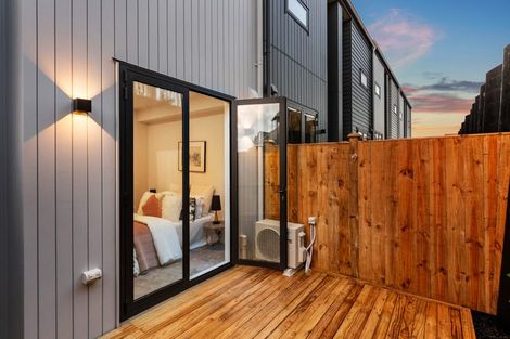 Photo of property in 37 Puihi Crescent, Massey, 0614