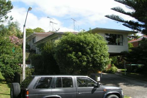 Photo of property in 2/4 Mahuta Grove, Northcote, Auckland, 0627