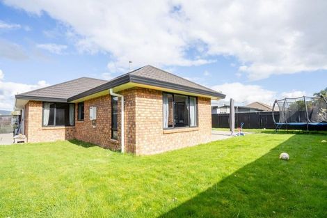 Photo of property in 33 Geneva Terrace, Kelvin Grove, Palmerston North, 4414