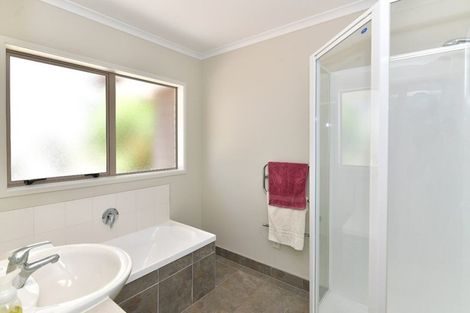 Photo of property in 5 Seamount Drive, Red Beach, 0932