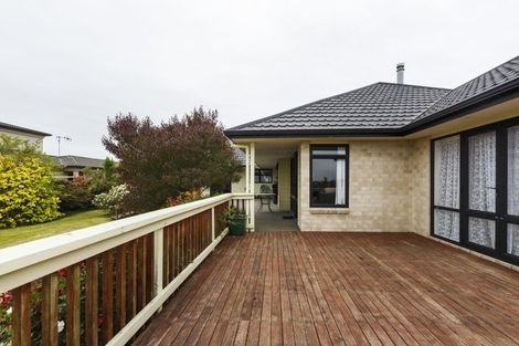 Photo of property in 146 Pacific Drive, Fitzherbert, Palmerston North, 4410