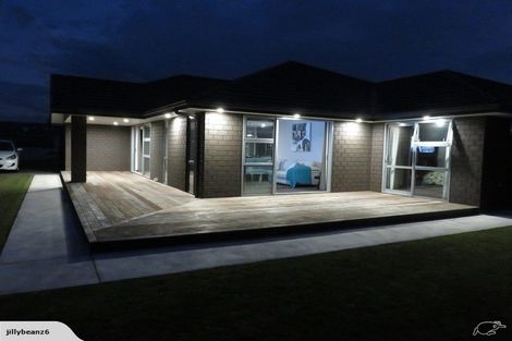 Photo of property in 5 Hydrangea Lane, Milson, Palmerston North, 4414