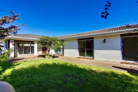 Photo of property in 2/36 Pupuke Road, Takapuna, Auckland, 0622