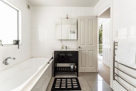 Photo of property in 17u2 Blackbridge Road, Wadestown, Wellington, 6012