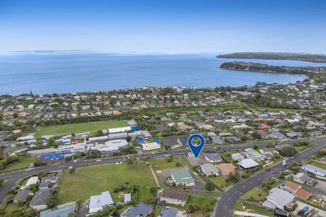 Photo of property in 43 Waiora Road, Stanmore Bay, Whangaparaoa, 0932