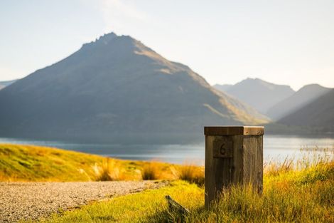 Photo of property in 6 Nathanael Place, Drift Bay, Queenstown, 9371