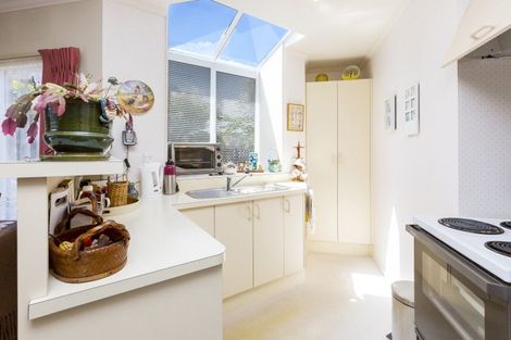 Photo of property in 4f1- Comeskey Grove, Elderslea, Upper Hutt, 5018