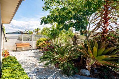 Photo of property in 7 O'farrell Drive, One Tree Point, 0118