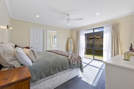 Photo of property in 68 Lough Bourne Drive, Pukekohe, 2120