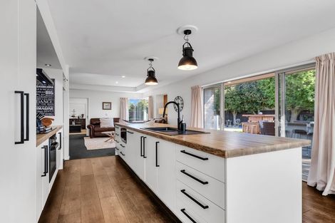 Photo of property in 16 Hemingway Place, Spencerville, Christchurch, 8083