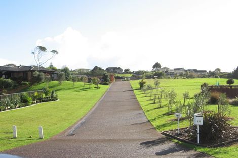 Photo of property in 132 Polo Prince Drive, Alfriston, Auckland, 2105