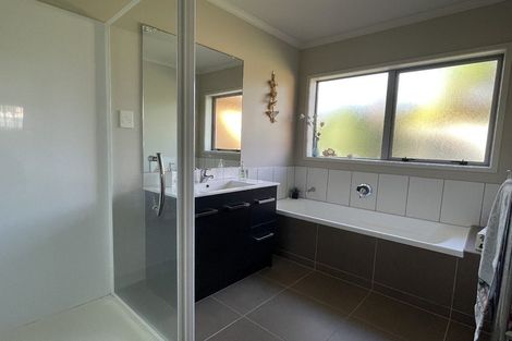 Photo of property in 29 Saltwood Street, Red Beach, 0932