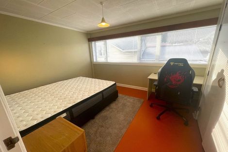 Photo of property in Victoria Court, 4u8 Queen Street, Mount Victoria, Wellington, 6011