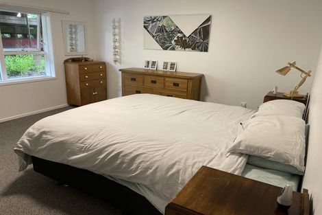 Photo of property in 53a Onedin Place, Titirangi, Auckland, 0604