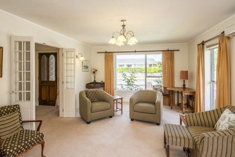 Photo of property in 60 Rewarewa Crescent, Waikanae, 5036