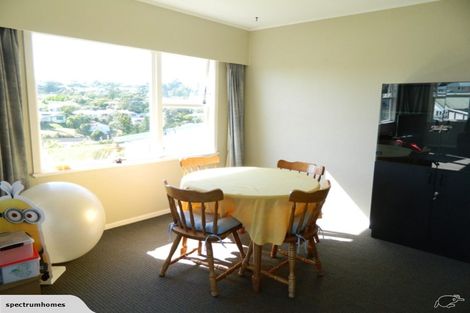 Photo of property in 3 Merritt Way, Newlands, Wellington, 6037