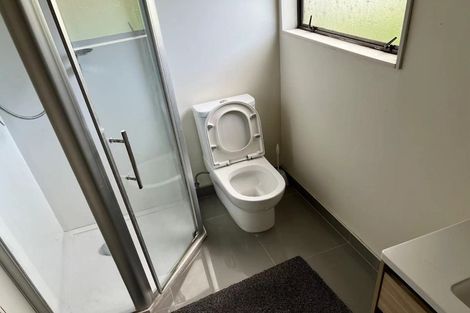 Photo of property in 21 Colwill Road, Massey, Auckland, 0614