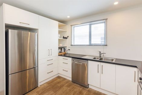 Photo of property in 12 Somerset Crescent, Highbury, Palmerston North, 4412