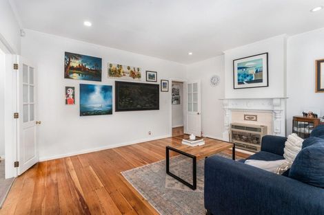 Photo of property in 284 Waiwhetu Road, Fairfield, Lower Hutt, 5011