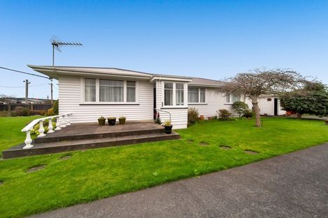 Photo of property in 49 Turuturu Road, Hawera, 4610