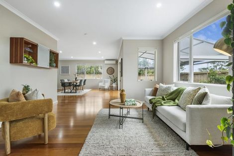 Photo of property in 42 Laurel Oak Drive, Schnapper Rock, Auckland, 0632