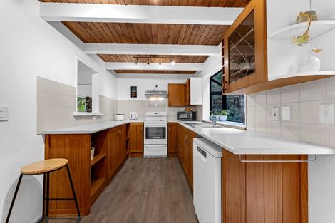 Photo of property in 576c South Titirangi Road, Titirangi, Auckland, 0604