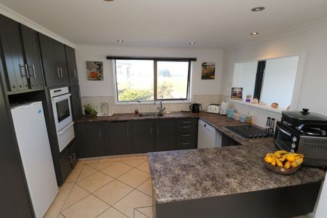 Photo of property in 67 Hartley Street, Foxton Beach, Foxton, 4815