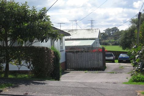 Photo of property in 1/61 Beaubank Road, Kelston, Auckland, 0602