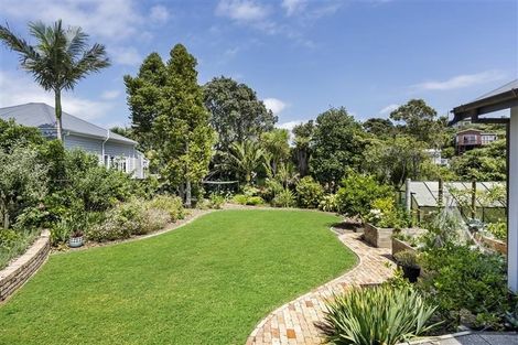 Photo of property in 18 Marie Avenue, Red Beach, 0932