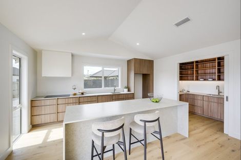 Photo of property in 37 Arataki Road, Havelock North, 4130