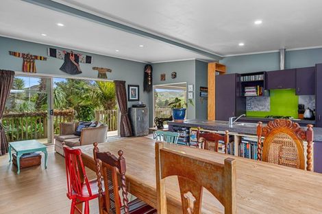 Photo of property in 5 Empressa Heights, Helensville, 0800